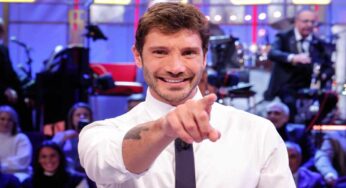 Affari Tuoi, i numeri non bastano, De Martino non confermato? Il piano della Rai